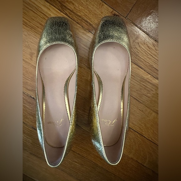 J. Crew gold “cracked” leather square toed, low heel. Size 5. Like new. - Picture 3 of 6